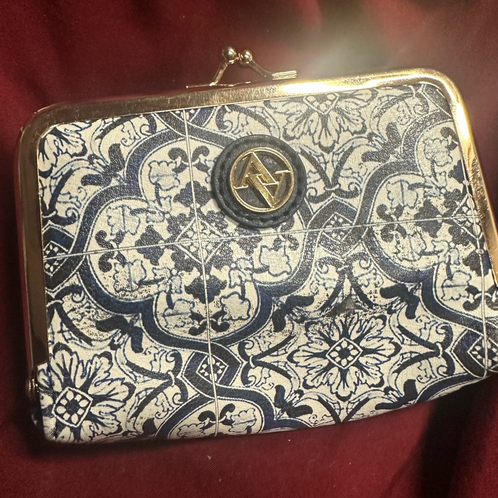 Adrienne Vittadini. Blue and White Patterned Women's Clutch‎